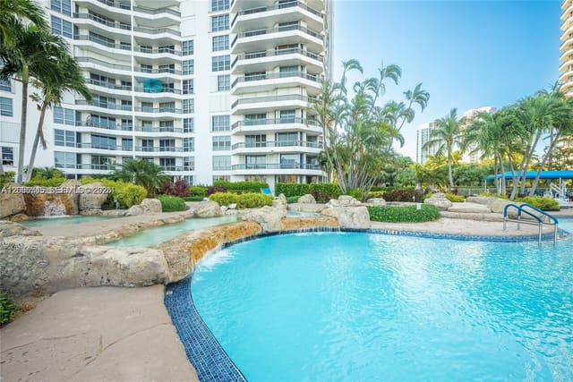 19101 NE 36th Court 2206, Aventura, FL 33180