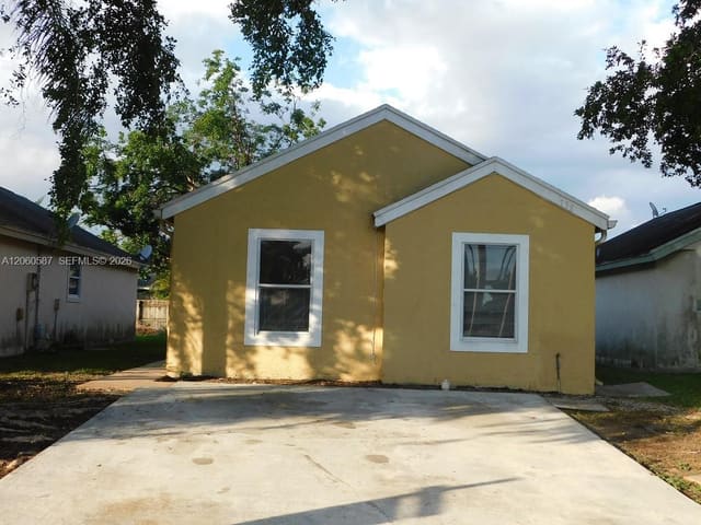 738 SW 9th Street, Florida City, FL 33034