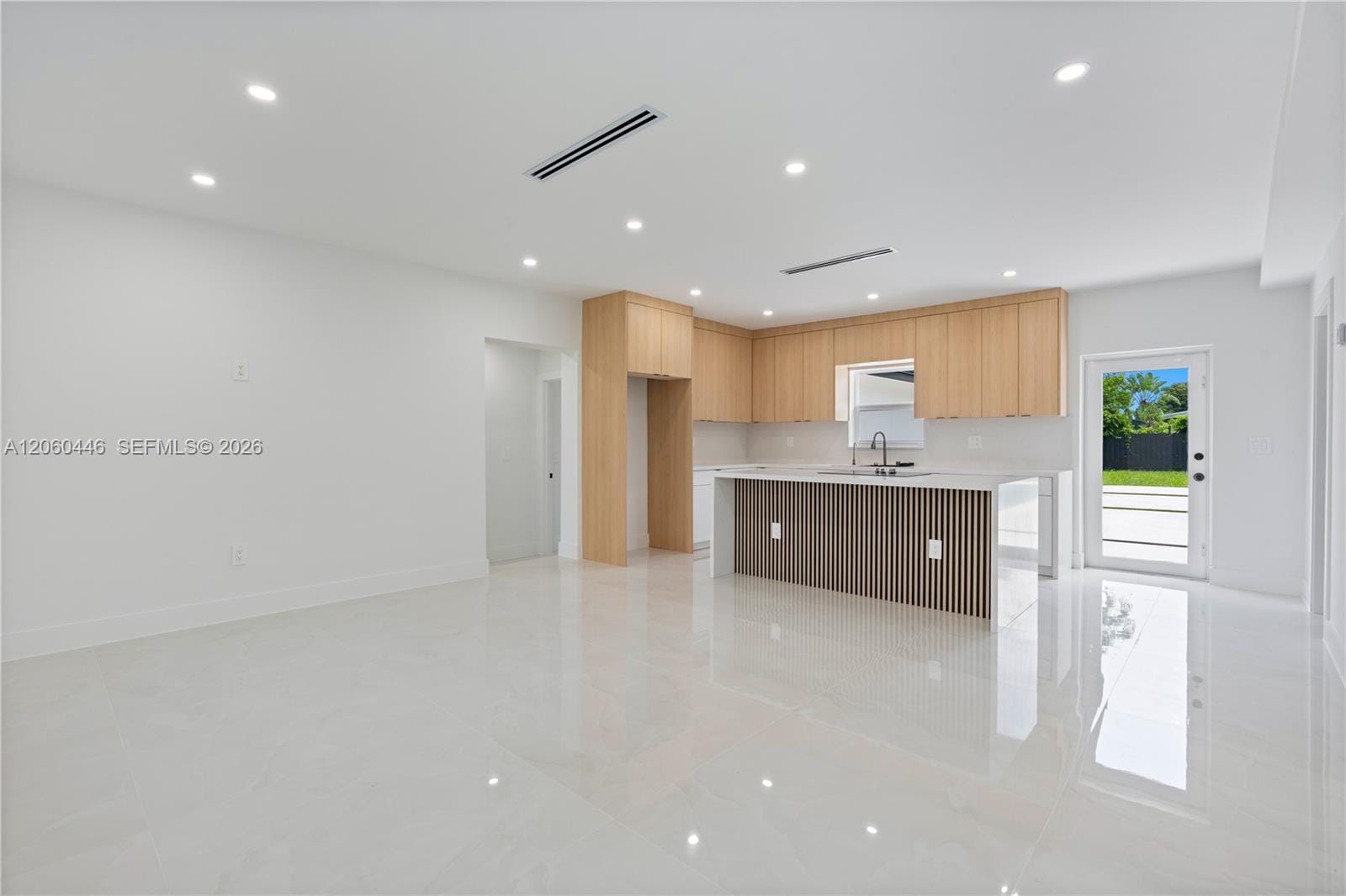 35 Allen Road — photo 4