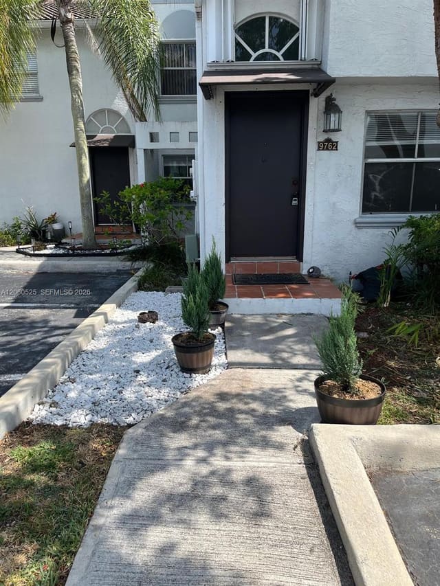 9762 NW 47th Terrace 175, Doral, FL 33178