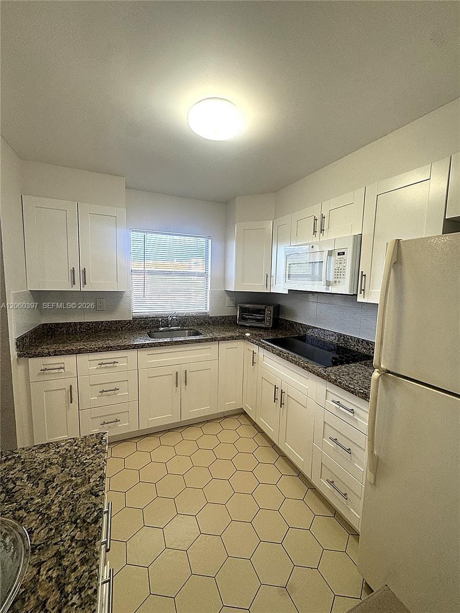 9580 Sunrise Lakes Boulevard 304 — photo 2
