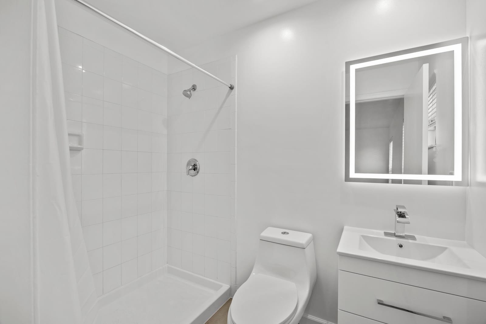 136 Sparrow Drive B — photo 4