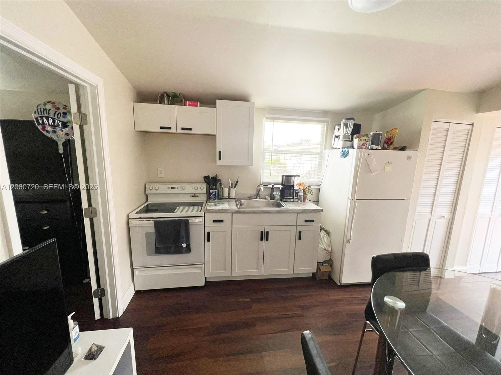 320 SW 4th Avenue B — photo 2