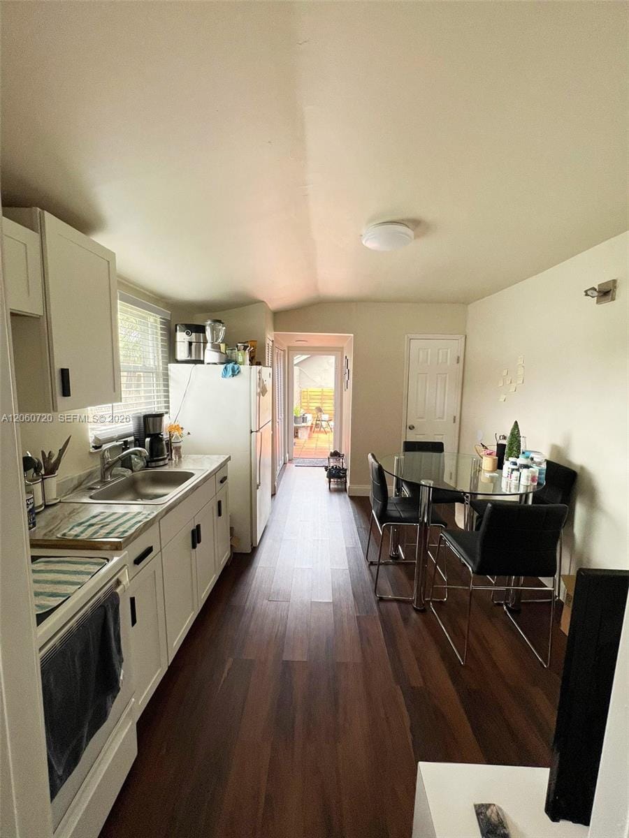 320 SW 4th Avenue B — photo 3