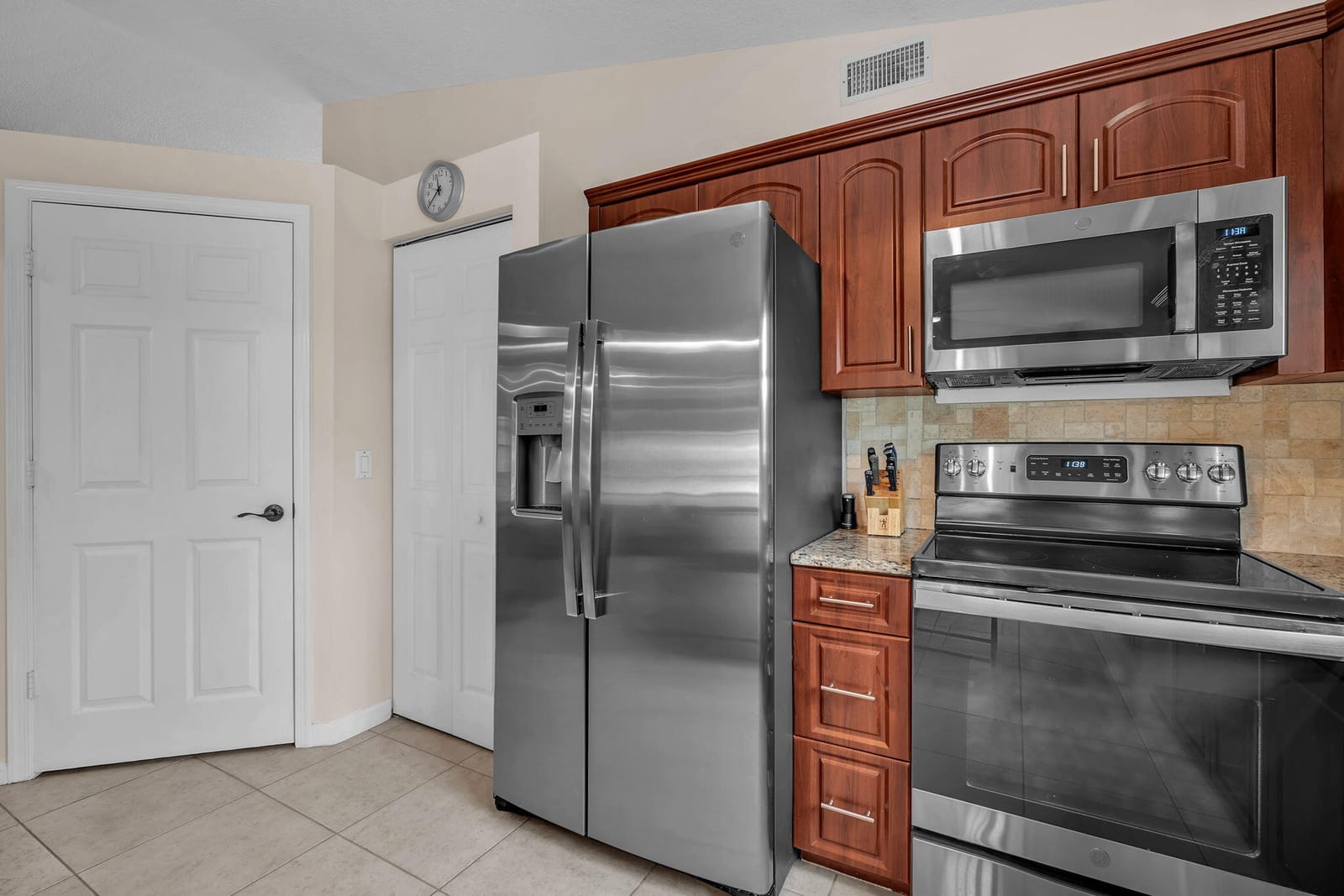 8576 WINDY Circle — photo 10