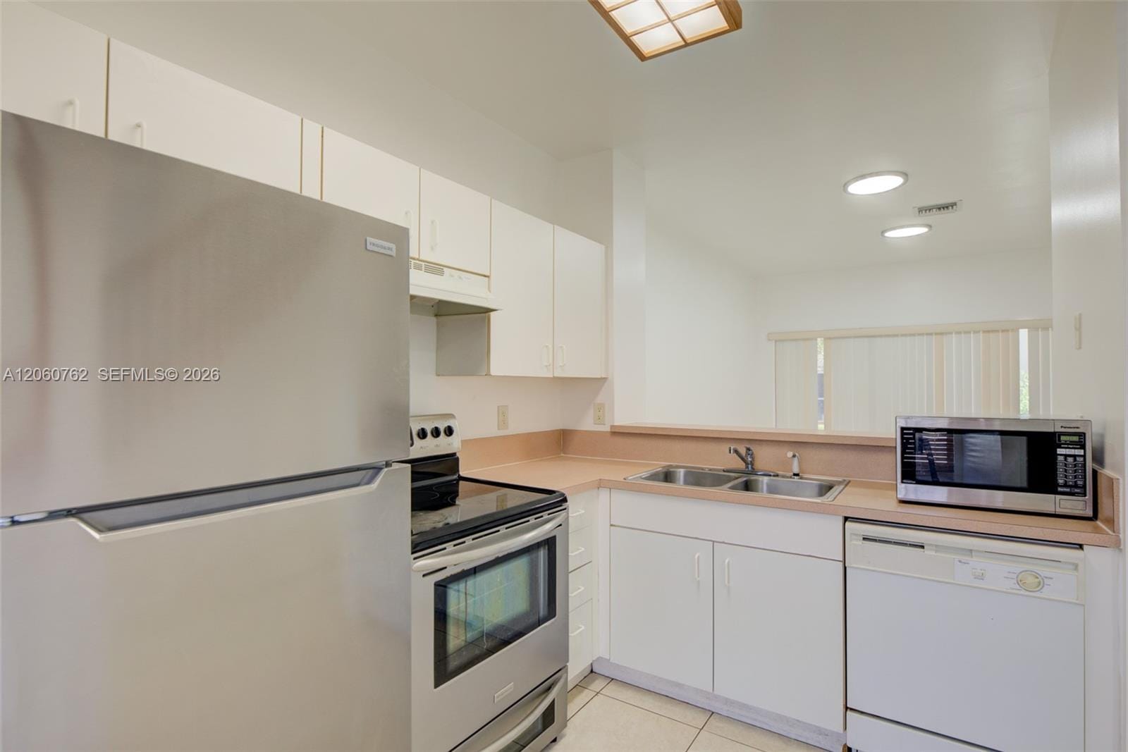 728 SW 122nd Avenue — photo 9