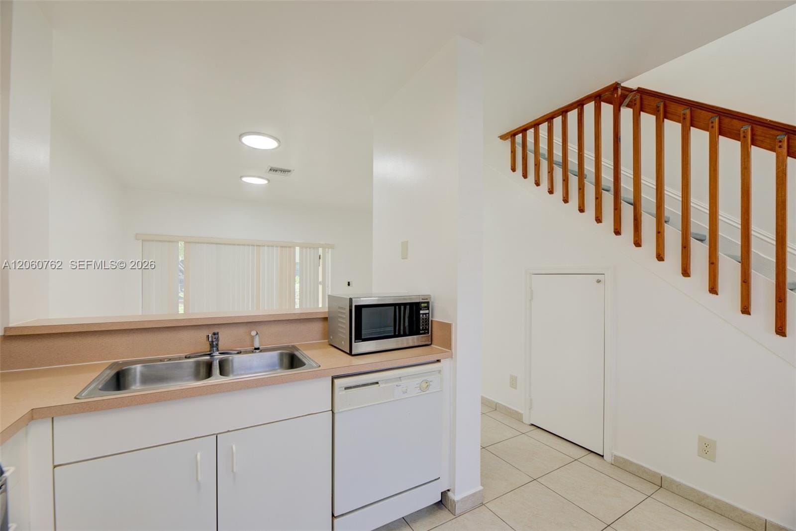 728 SW 122nd Avenue — photo 10