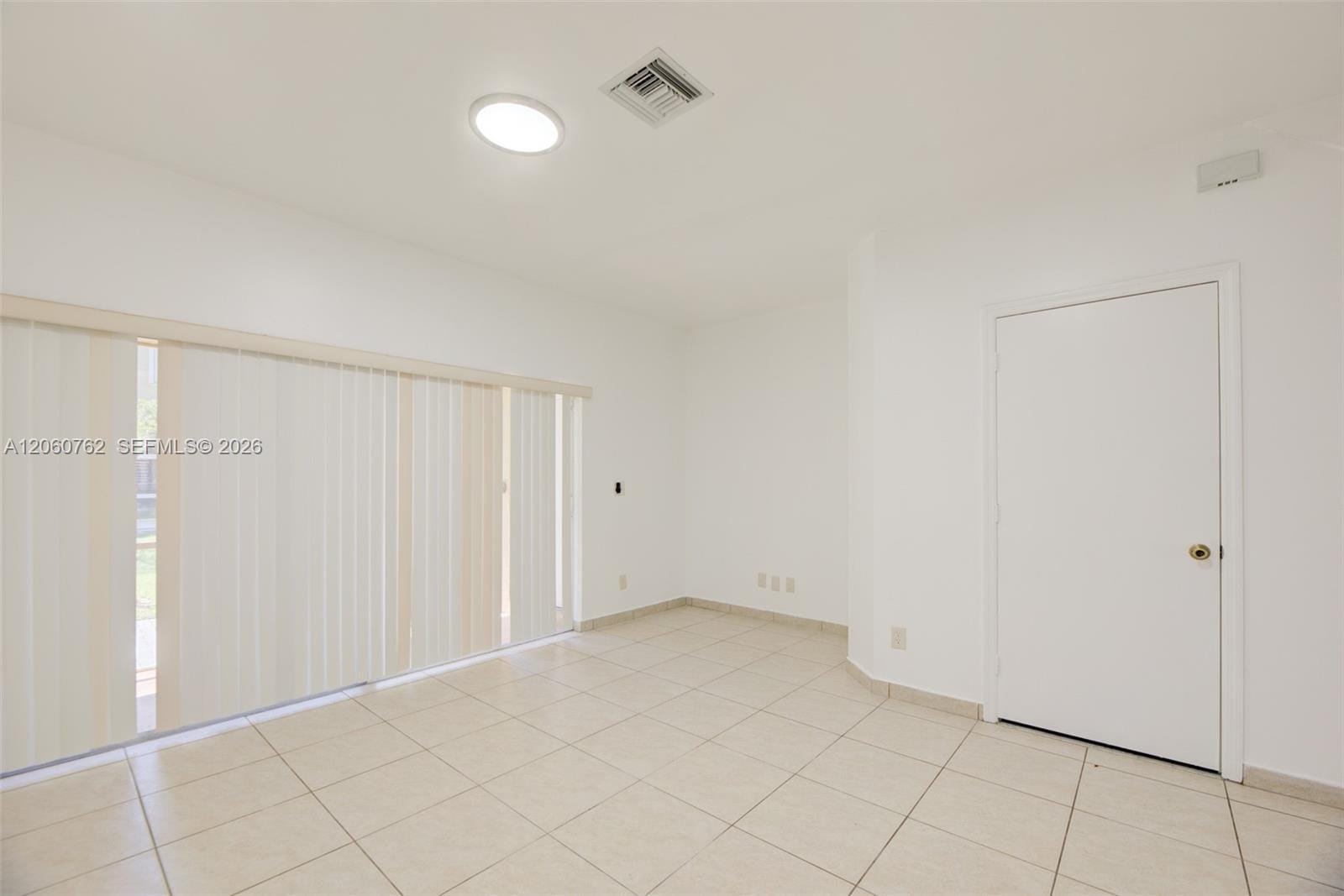 728 SW 122nd Avenue — photo 5
