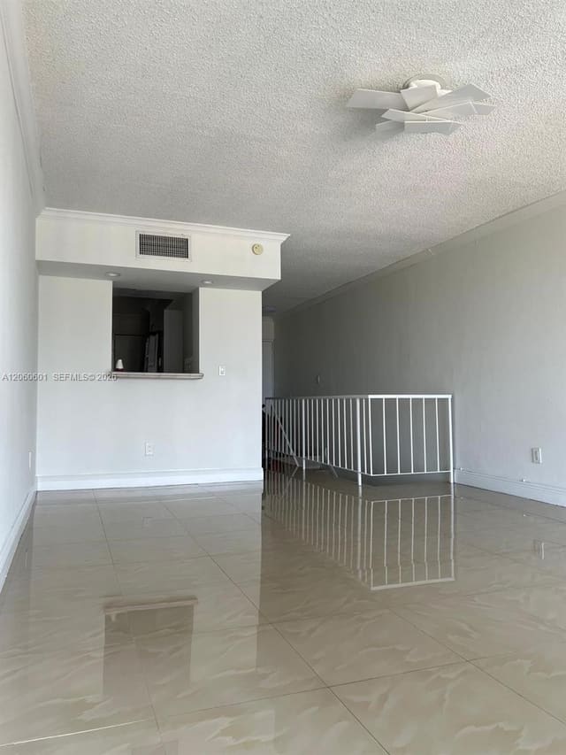9210 Fontainebleau Boulevard 506, Miami, FL 33172