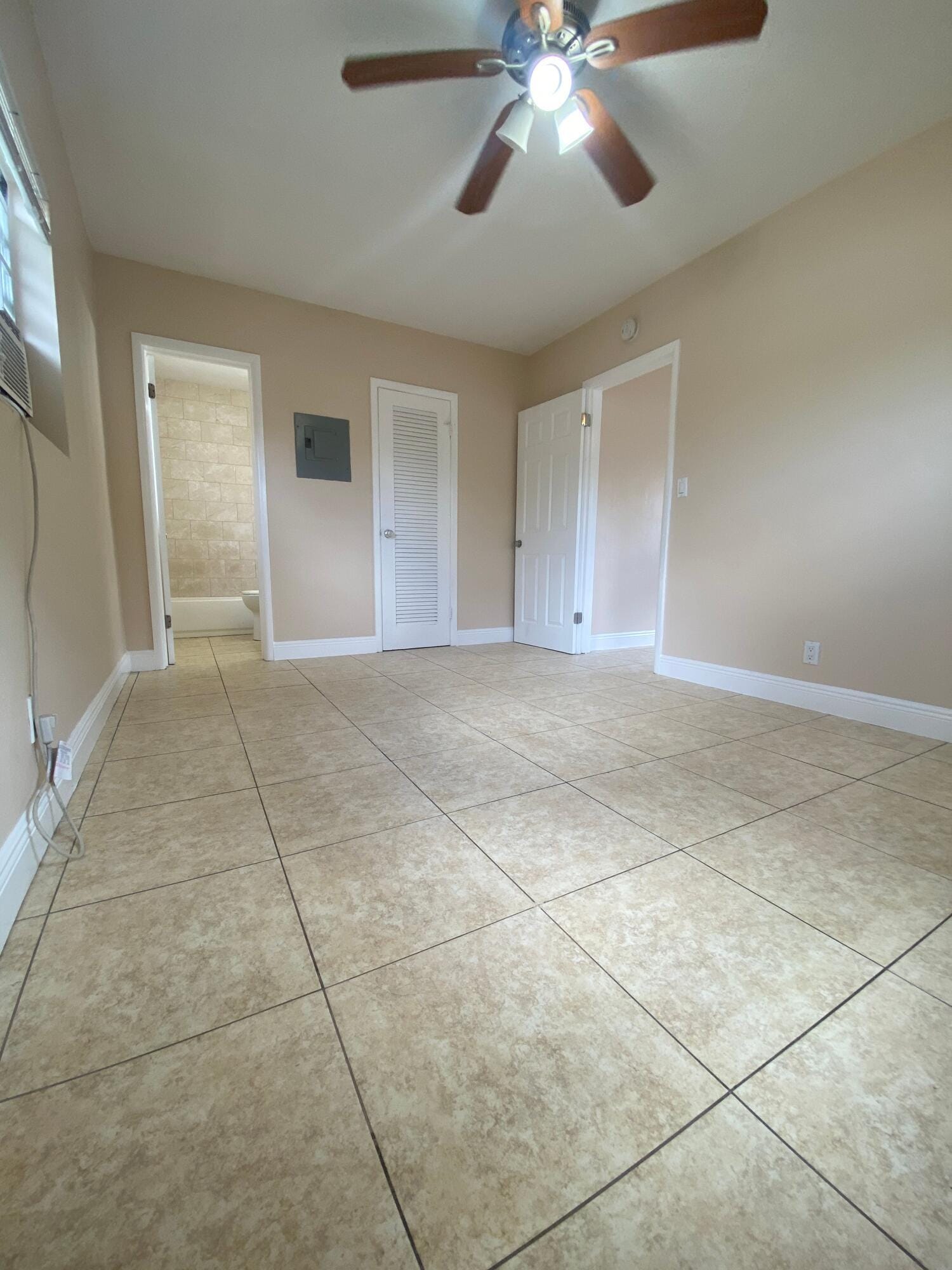 4820 Maine Street 1 — photo 4