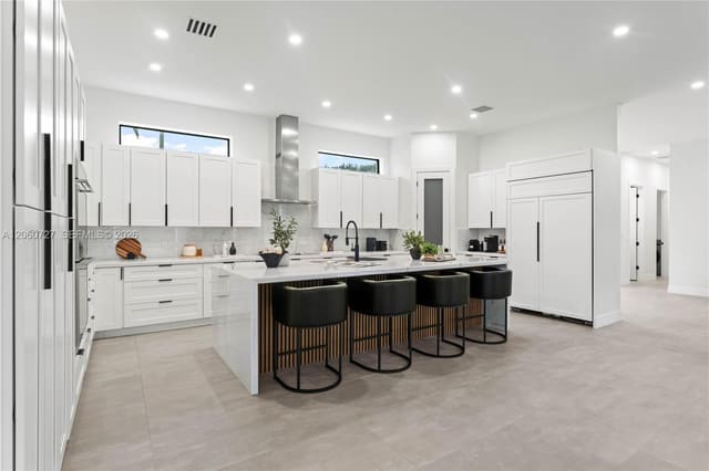 360 Holly Lane, Plantation, FL 33317