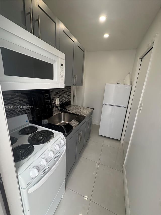 2400 Casablanca Drive A, Miramar, FL 33023