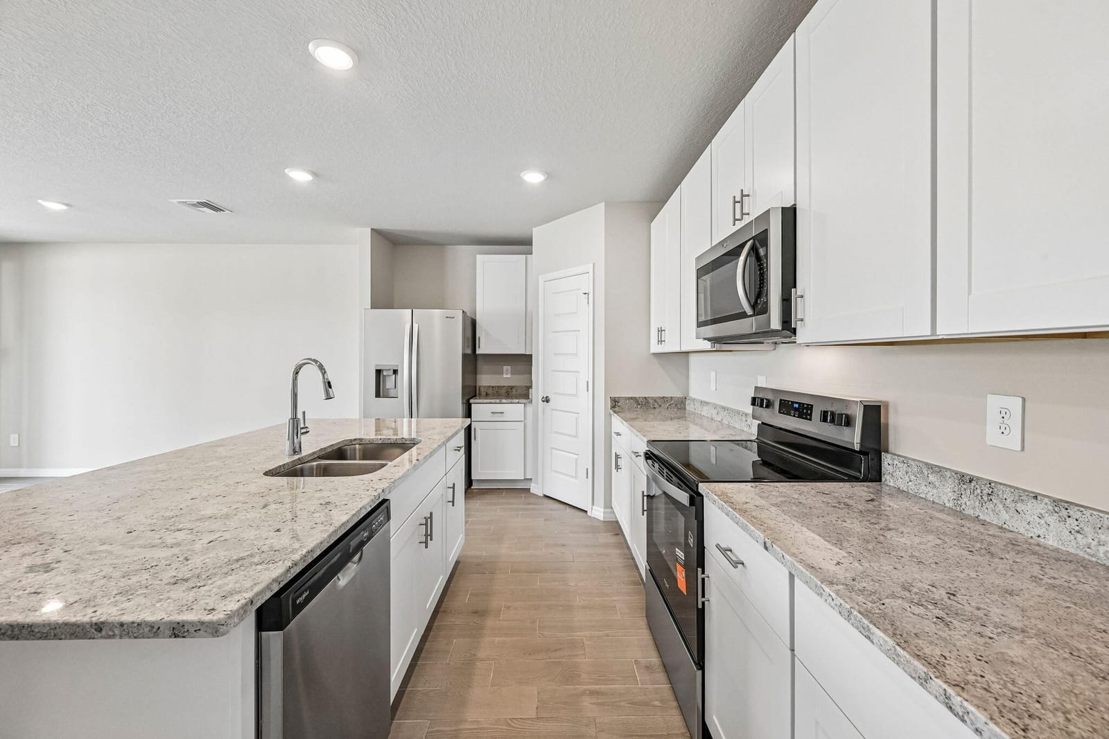 5437 Hampton Park Circle — photo 12