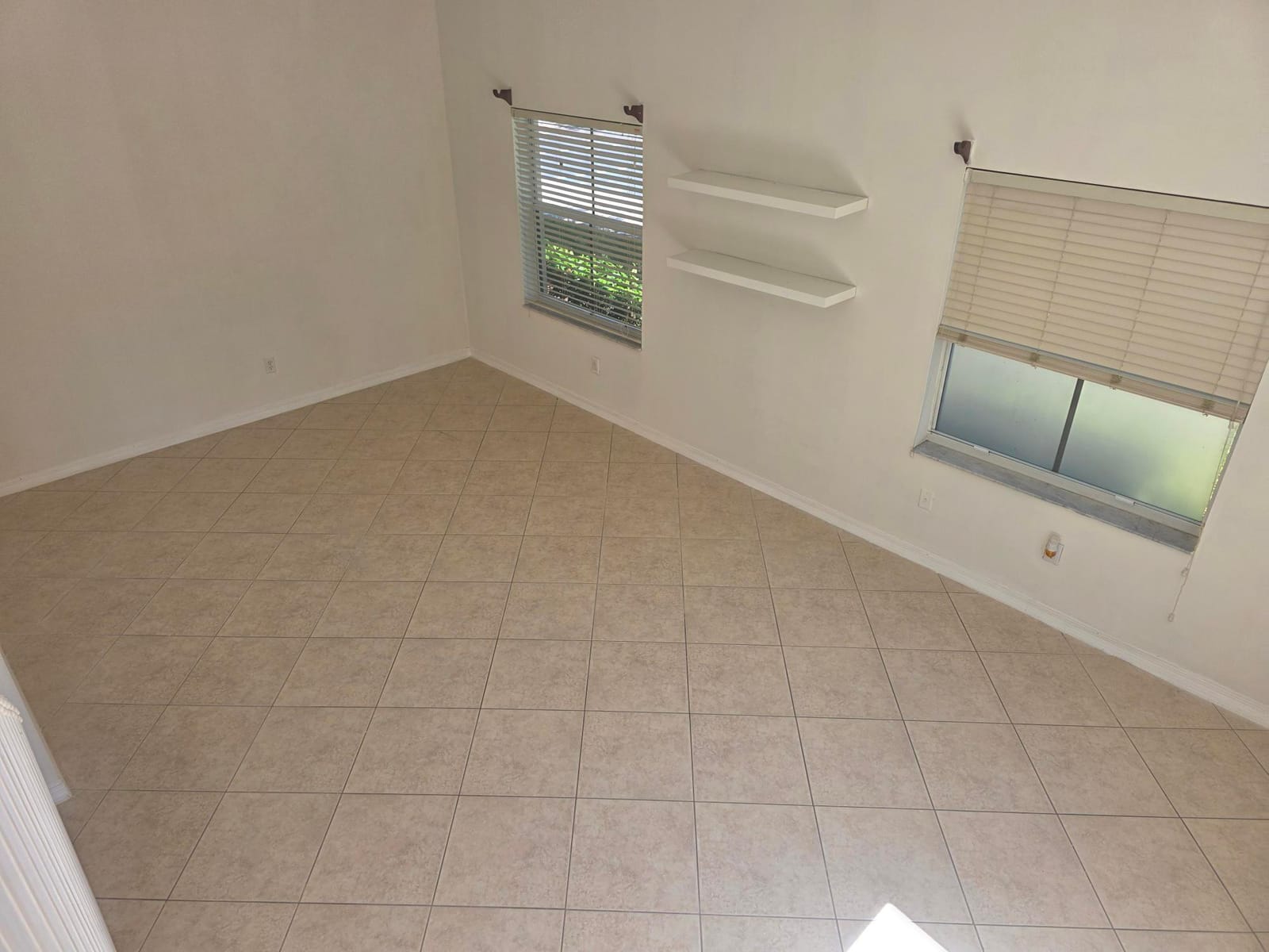 2319 MARINER Court 2706 — photo 7