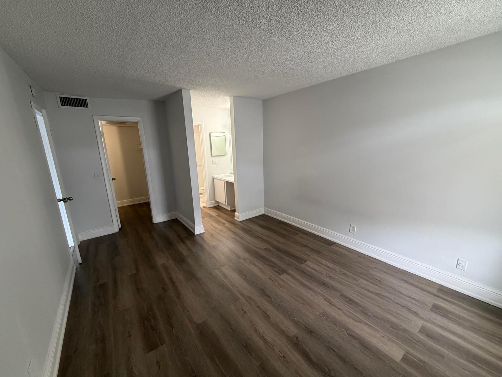 4419 TREEHOUSE Lane C — photo 2