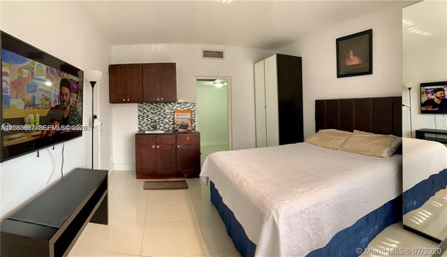 26 Diplomat Parkway 2330, Hallandale Beach, FL 33009