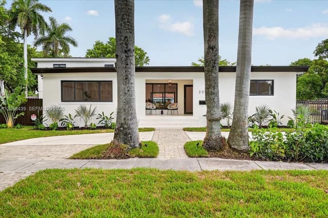 205 NE 123rd Street, sold in Baumgartner Sub, North Miami, FL