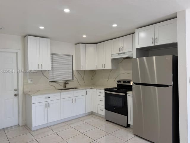 732 SW 6th Street 732, Dania Beach, FL 33004
