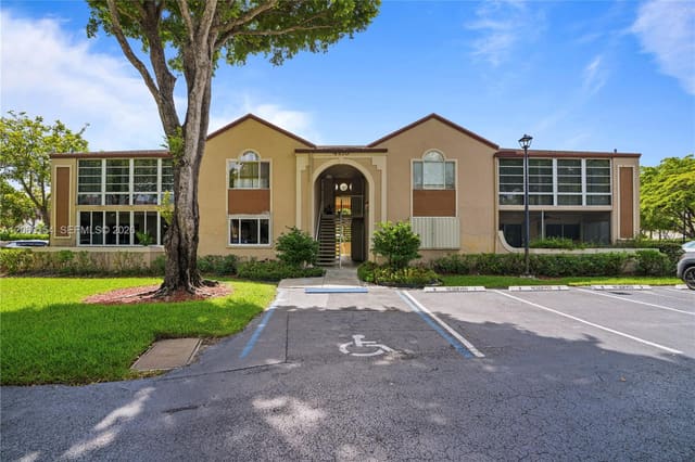 4910 NW 102nd Avenue 203-8, Doral, FL 33178
