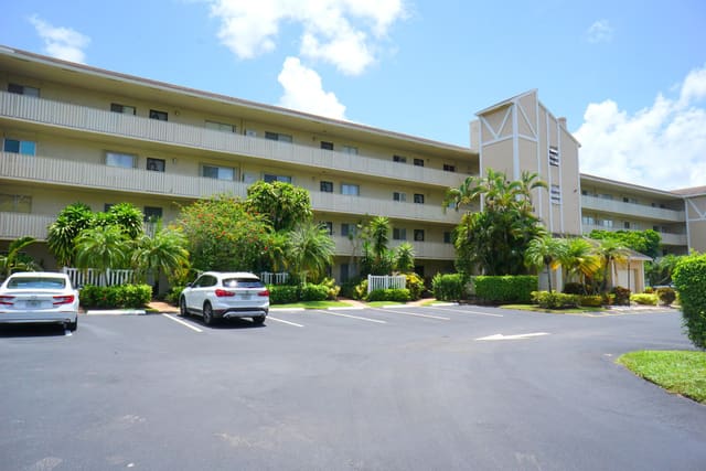 7286 HUNTINGTON Lane 306, Delray Beach, FL 33446