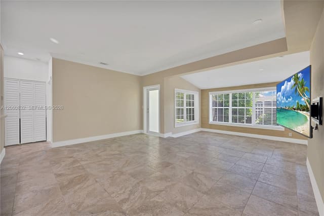 818 NE 3rd Street, Hallandale Beach, FL 33009