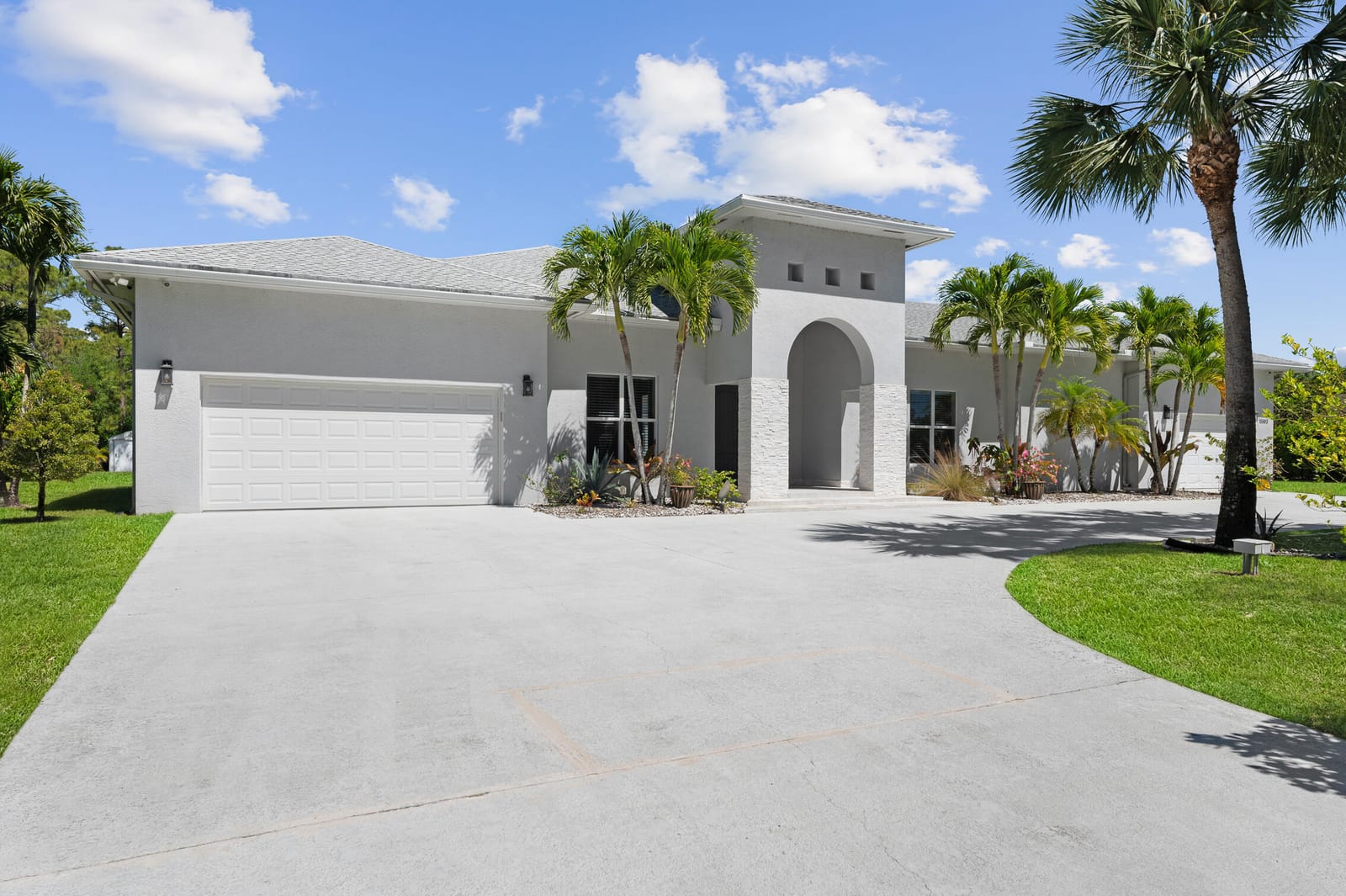 15503 Temple Boulevard — photo 1