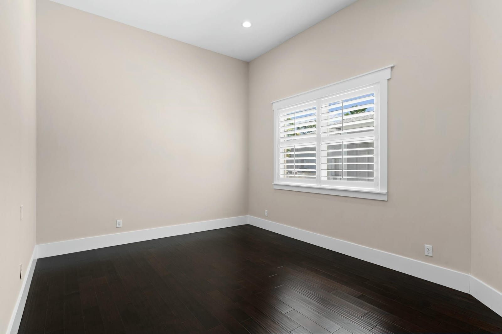 15503 Temple Boulevard — photo 9