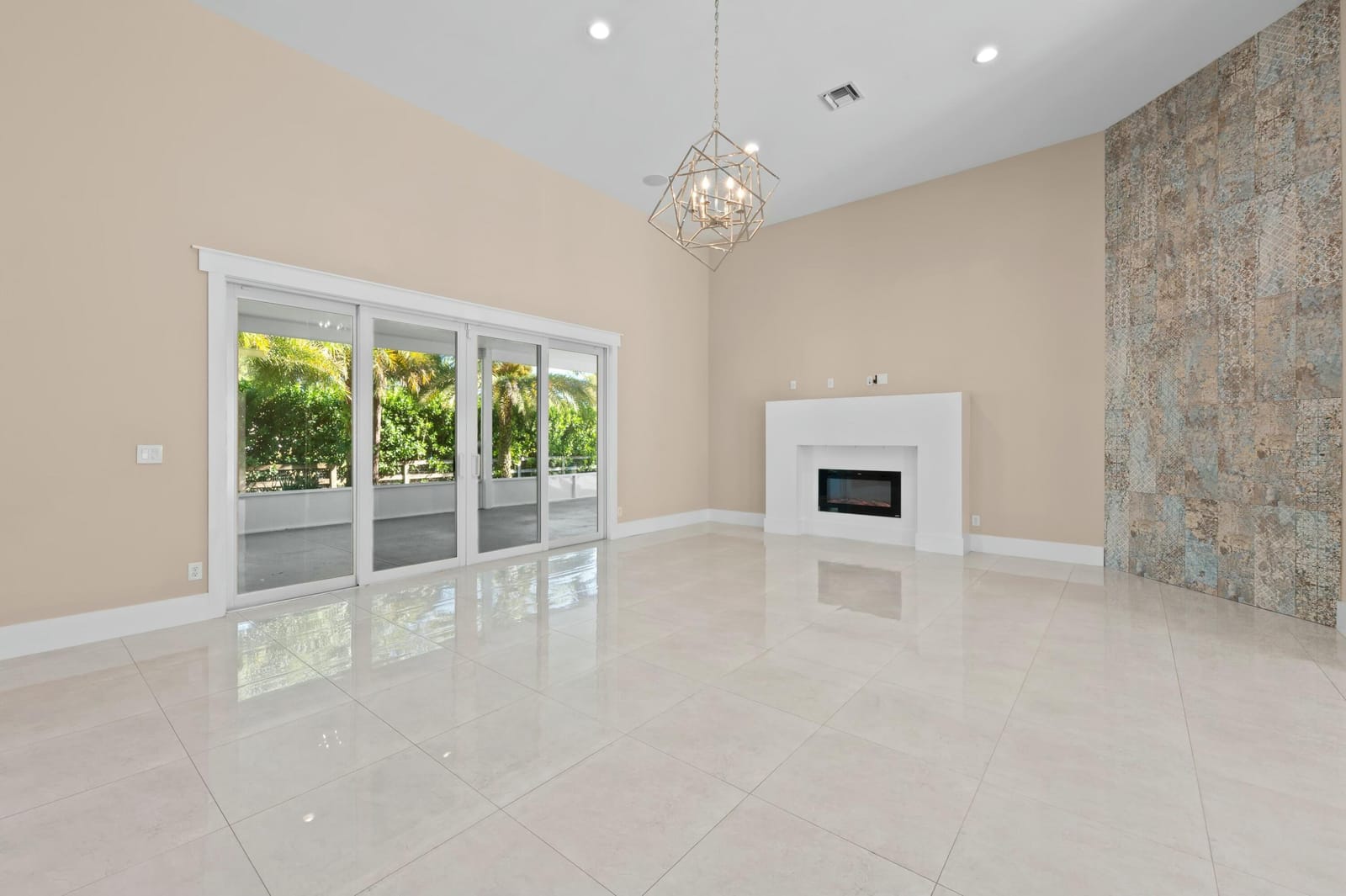 15503 Temple Boulevard — photo 10