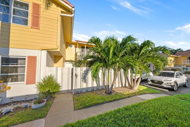 169 Seabreeze Circle, Jupiter, FL 33477
