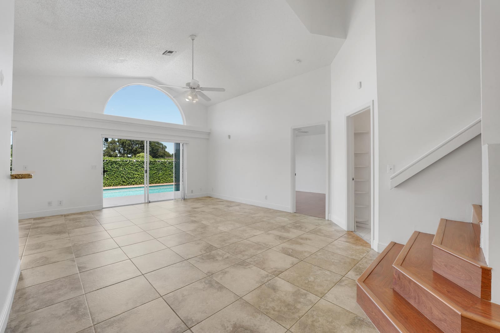 4355 LEICESTER Court, West Palm Beach, FL 33409 photo 8