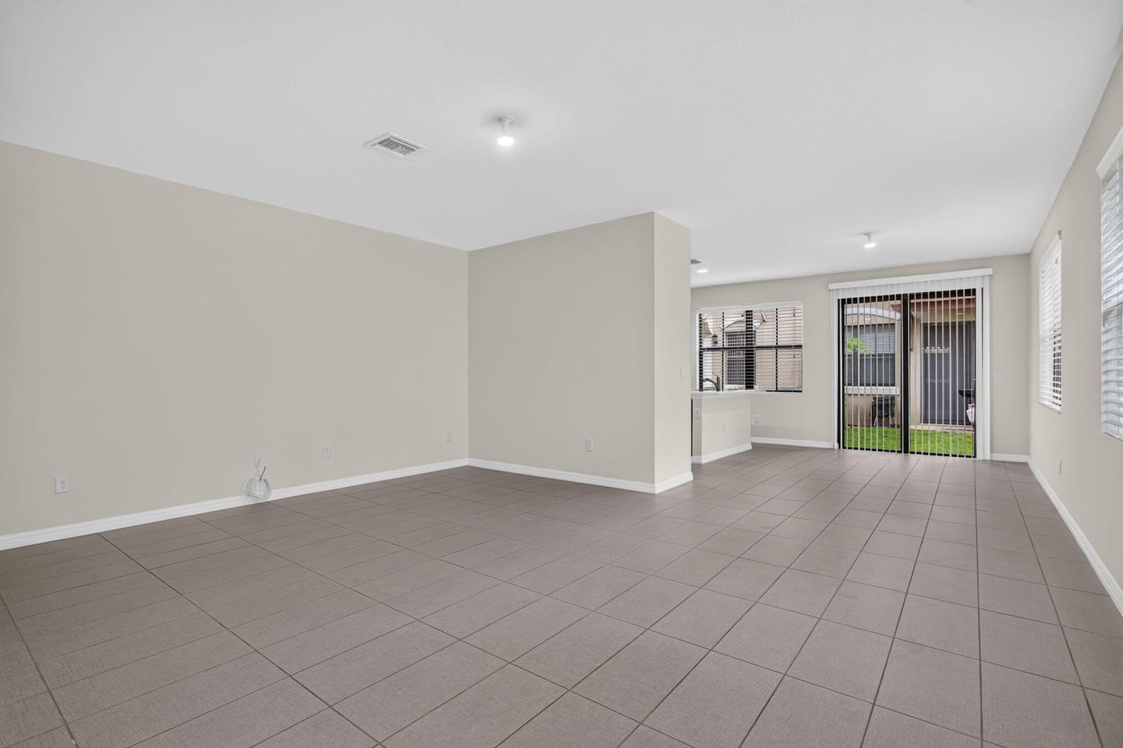 1023 NW 33RD Court — photo 4