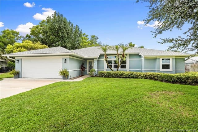 530 SE Woods Edge Trail, Stuart, FL 34997