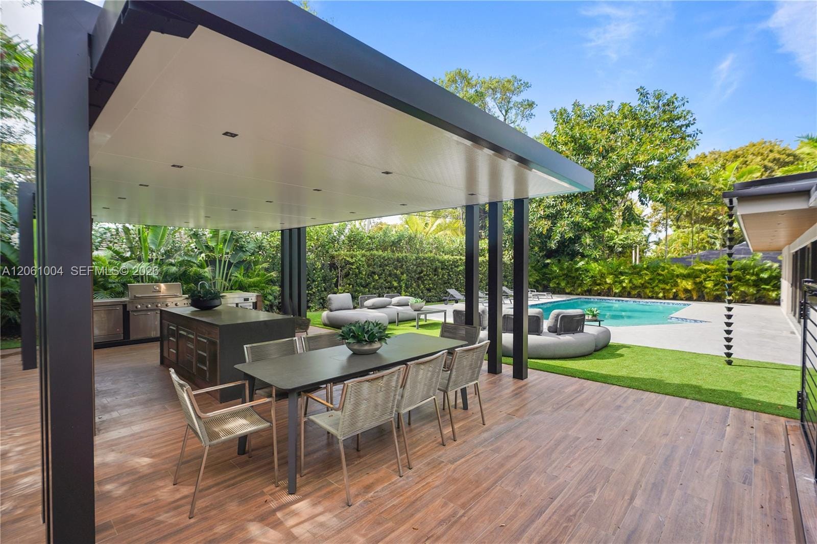 20020 NE 21st Court — photo 5