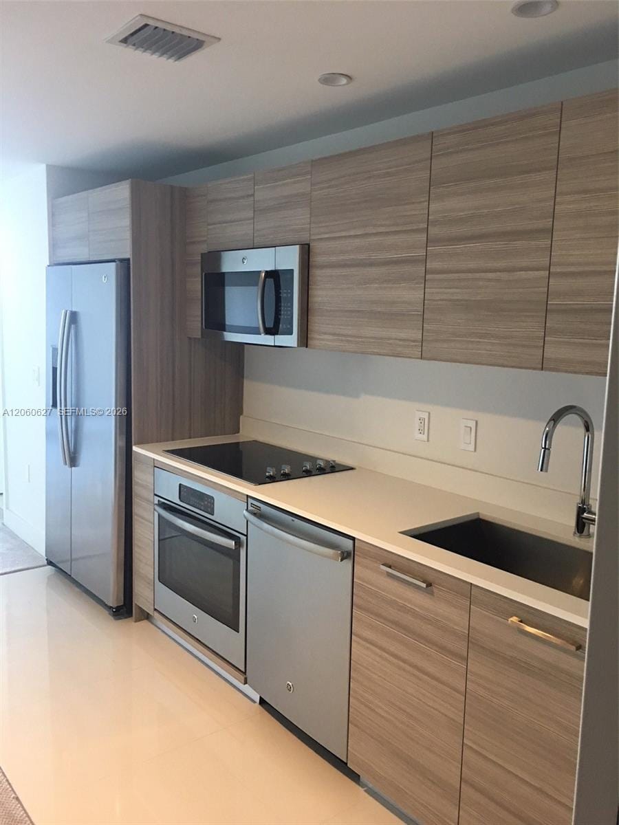 121 NE 34th Street 914, Miami, FL 33137 photo 2