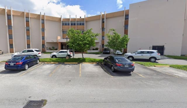 9678 Fontainebleau Boulevard 311, Miami, FL 33172