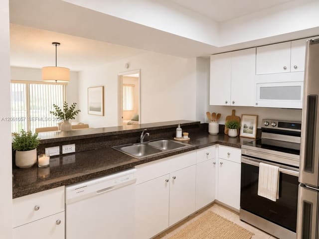 440 S Park 109 109, Hollywood, FL 33021