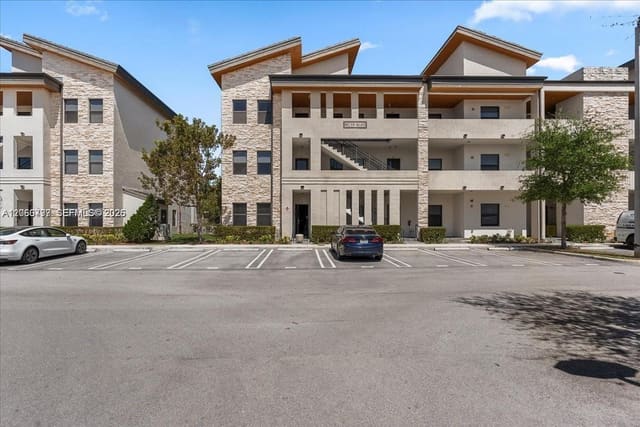 8031 NW 104th Avenue 31, Doral, FL 33178