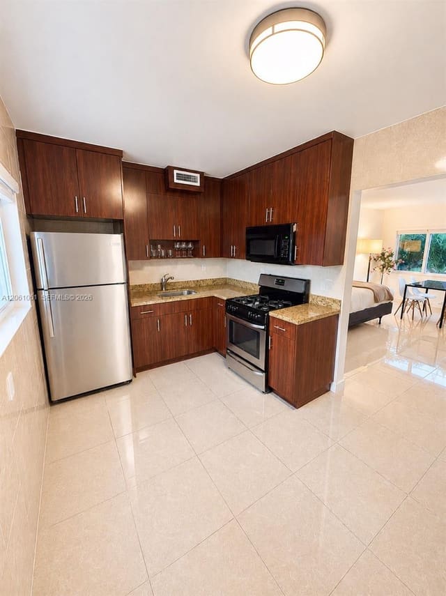 1050 94th Street 4, Bay Harbor Islands, FL 33154