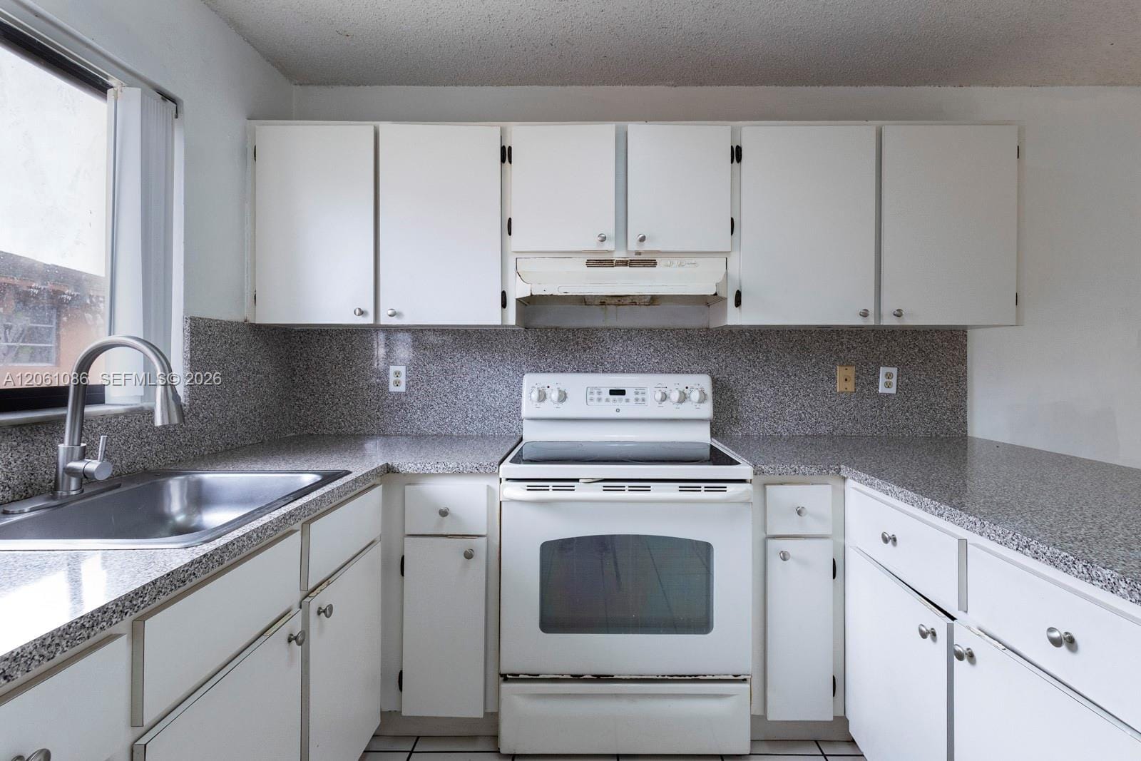 6305 W 22nd Court, Hialeah, FL 33016 photo 9