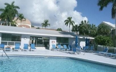 465 Paradise Isle Boulevard 307, Hallandale Beach, FL 33009 photo 2