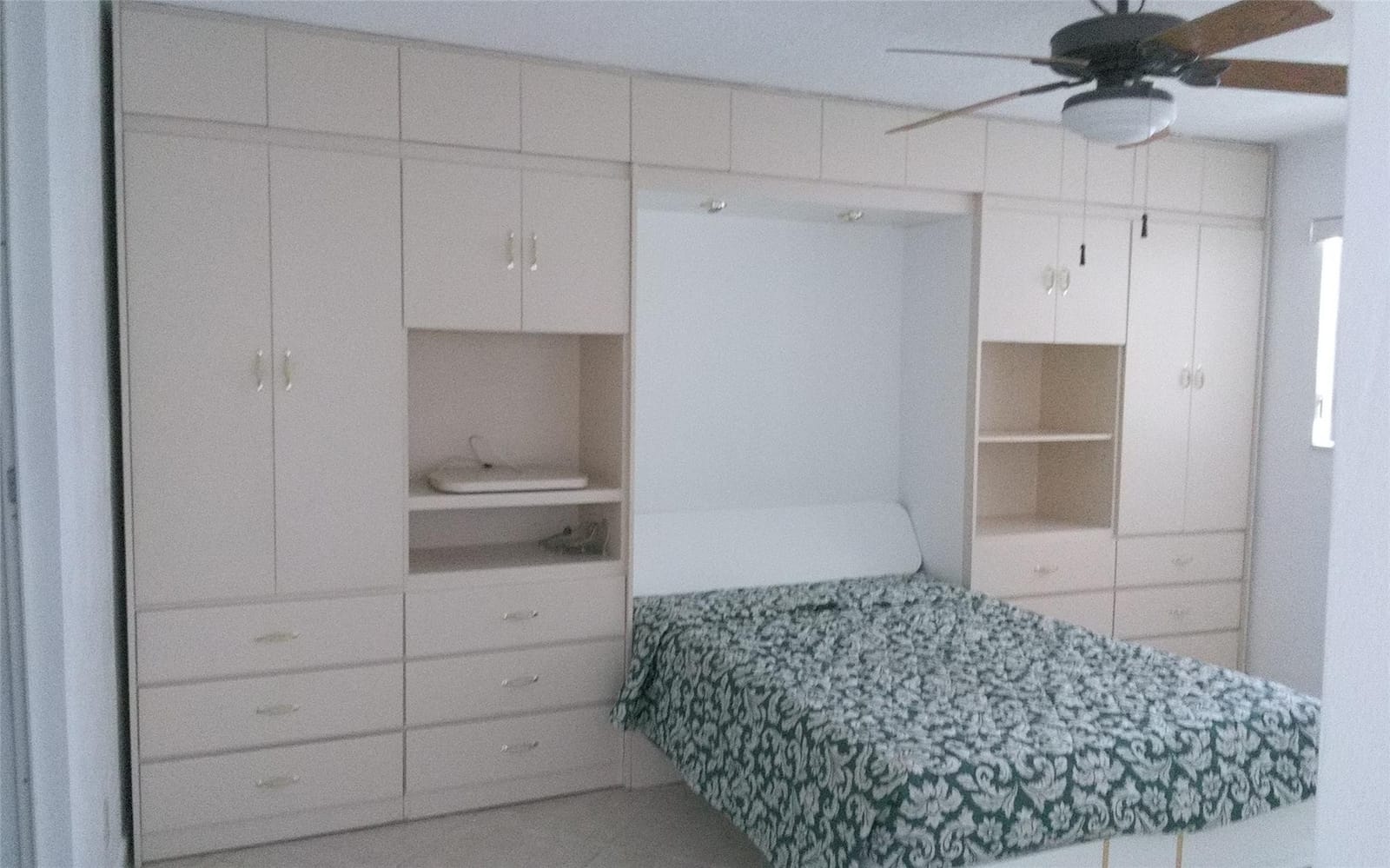 465 Paradise Isle Boulevard 307, Hallandale Beach, FL 33009 photo 13