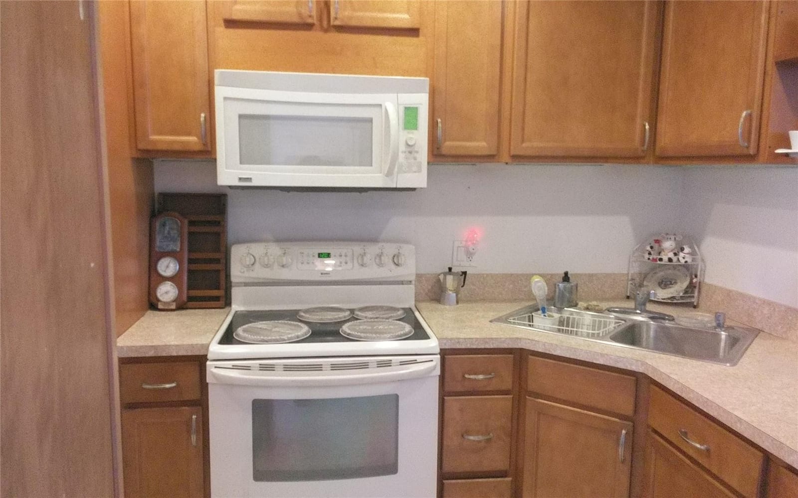 465 Paradise Isle Boulevard 307, Hallandale Beach, FL 33009 photo 6