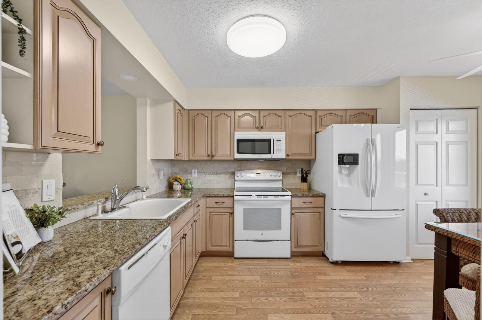 5906 CRYSTAL SHORES Drive 404, Boynton Beach, FL 33437 photo 15
