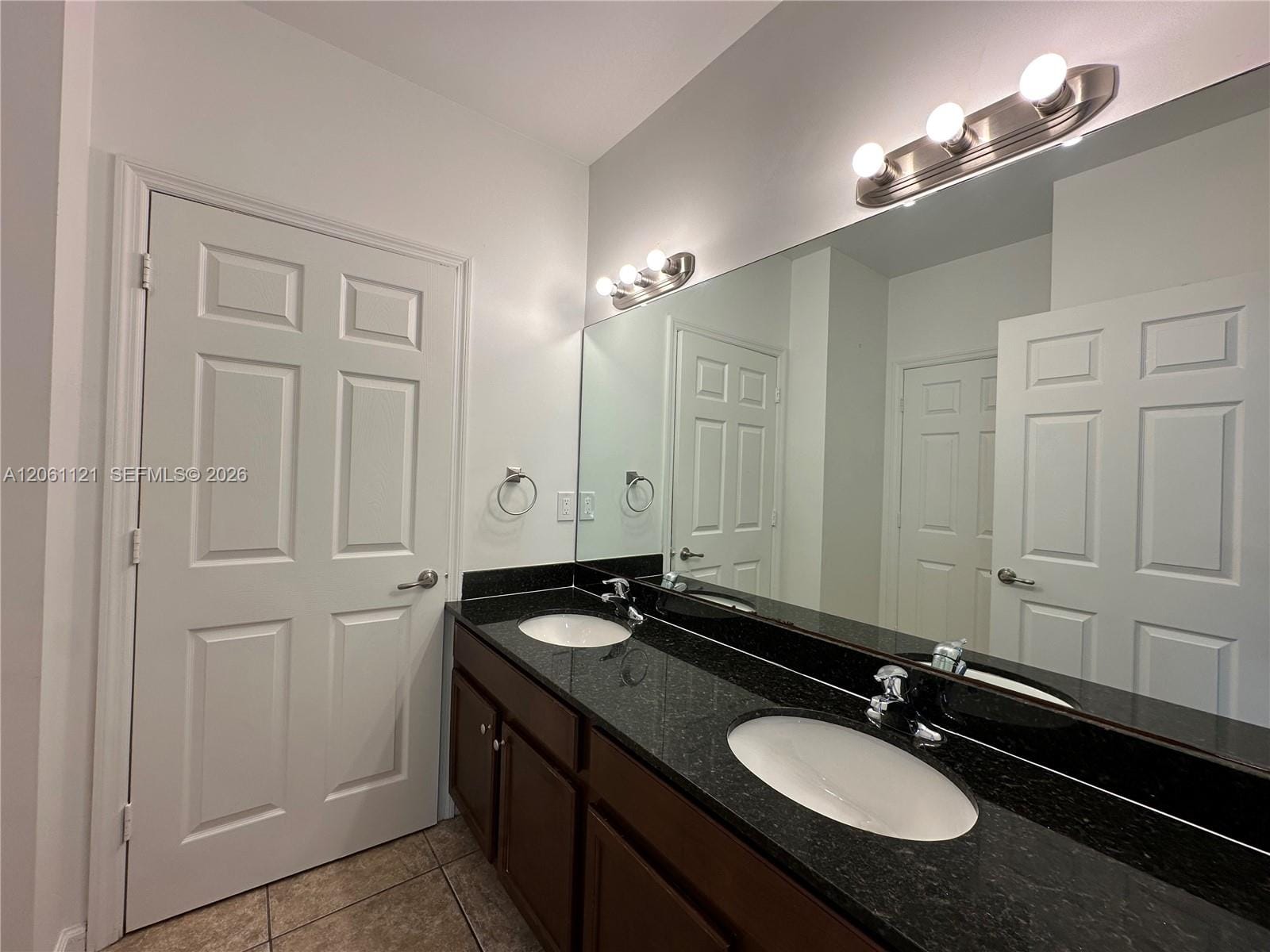 1035 NE 10th Avenue 3 — photo 11