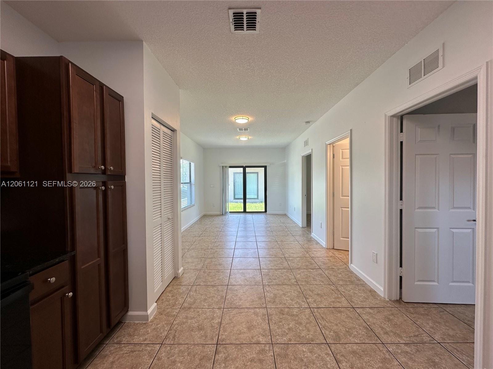 1035 NE 10th Avenue 3 — photo 6