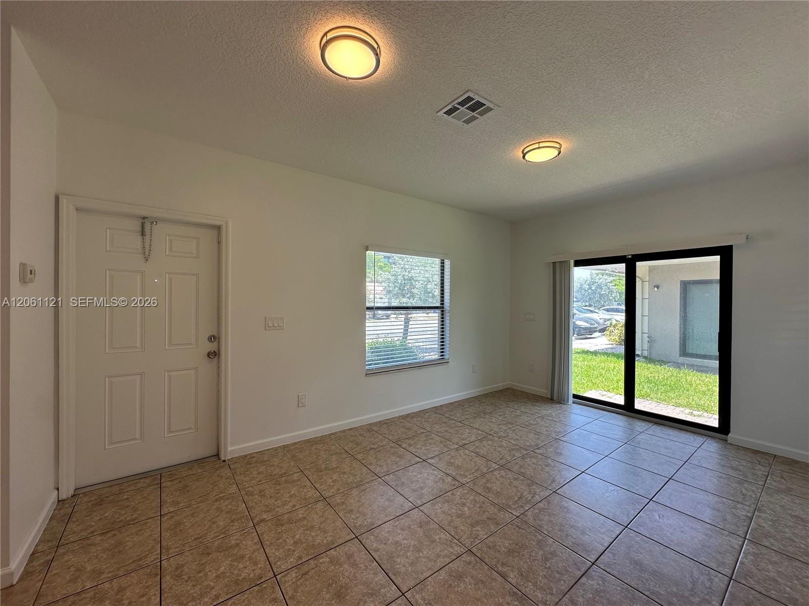 1035 NE 10th Avenue 3 — photo 7