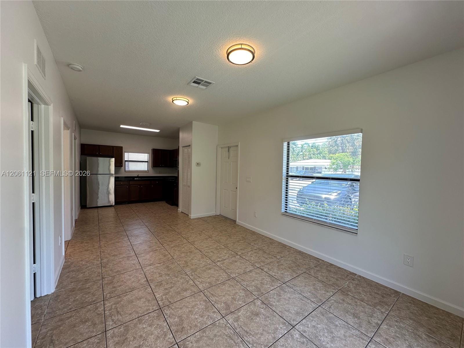 1035 NE 10th Avenue 3 — photo 9