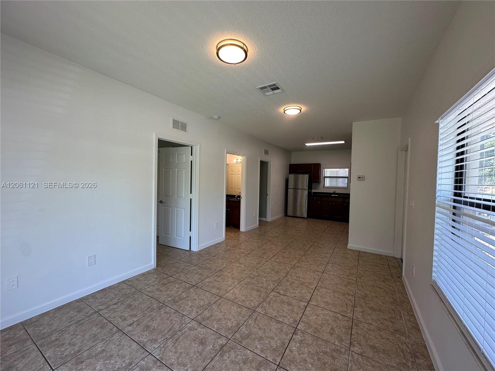 1035 NE 10th Avenue 3 — photo 10
