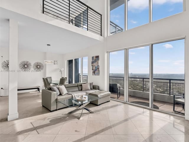60 SW 13th Street 4205, sold in ZIP 33130, Miami, FL