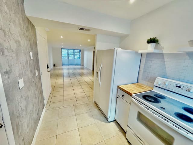 1410 S FEDERAL Highway 205, Lake Worth Beach, FL 33460